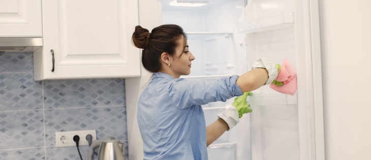 Keeping your refrigerator clean